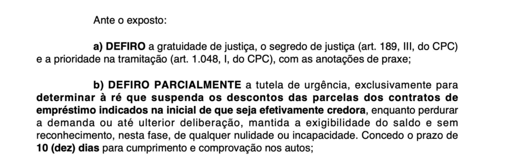 Trecho de decisão judicial que manda suspender os descontos das parcelas de empréstimo, medida que pode ser pedida por quem tem ludopatia