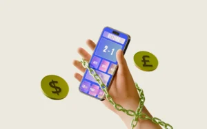 Celular acorrentado com placar de jogo: saque bloqueado em bet